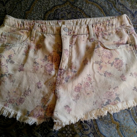 Mossimo Supply Co Floral Shorts 18 - Picture 1 of 2